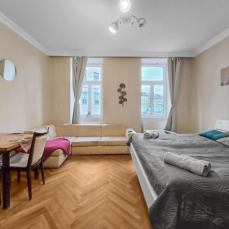 King-Size Comfort In Three Bedrooms فيينا المظهر الخارجي الصورة