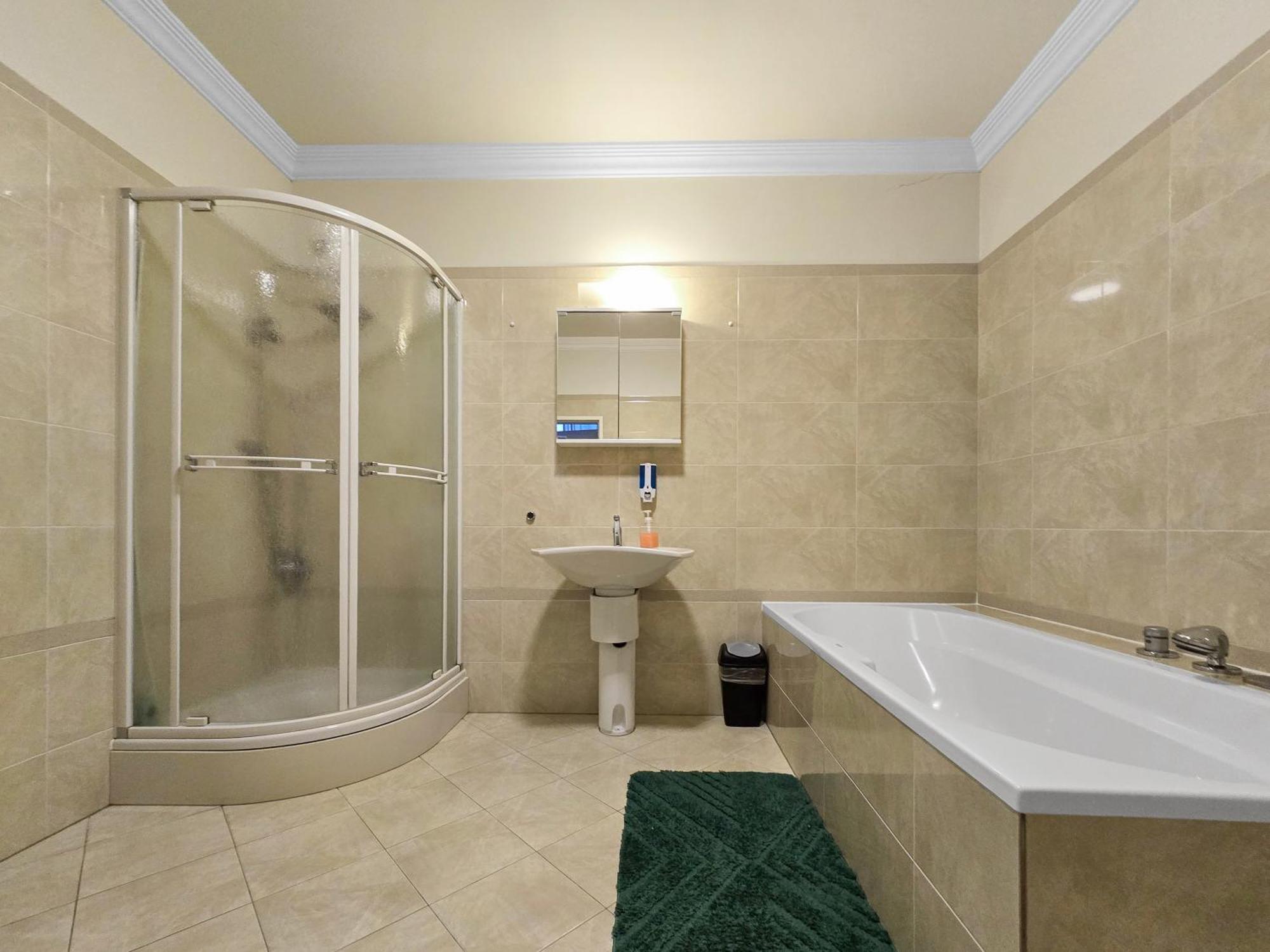 King-Size Comfort In Three Bedrooms فيينا المظهر الخارجي الصورة